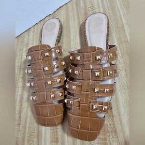 Vince Camuto Lendinna Brown Croco Studded Leather Mules Fisherman Slides Size 10